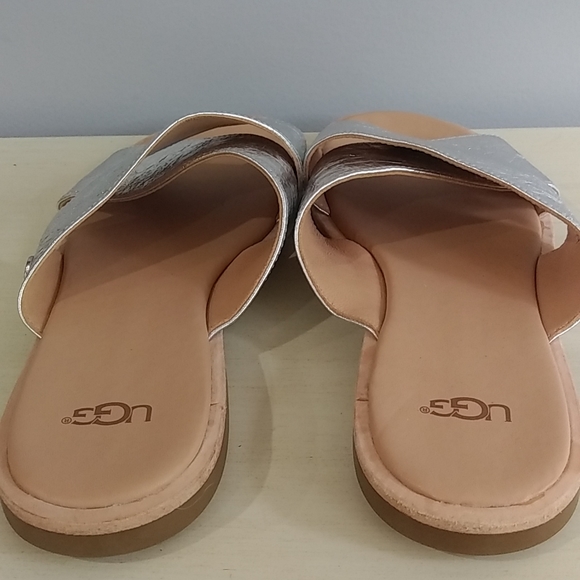 UGG silver leather slides size 7 - Picture 4 of 7